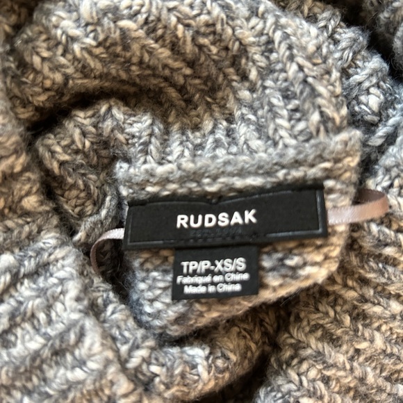 Grey Rudsak Cowl Neck Sleeveless Top XS/S - Picture 3 of 5